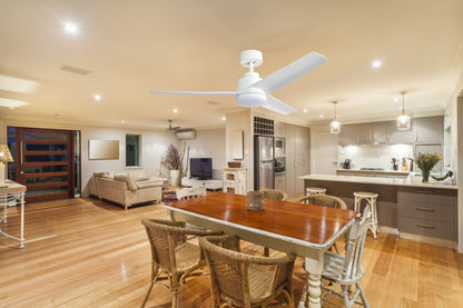 Blaupunkt Designer 220v 52" Ceiling Fan with LED Light & Remote, White — 220 Volt (BKCFLW9852220v)