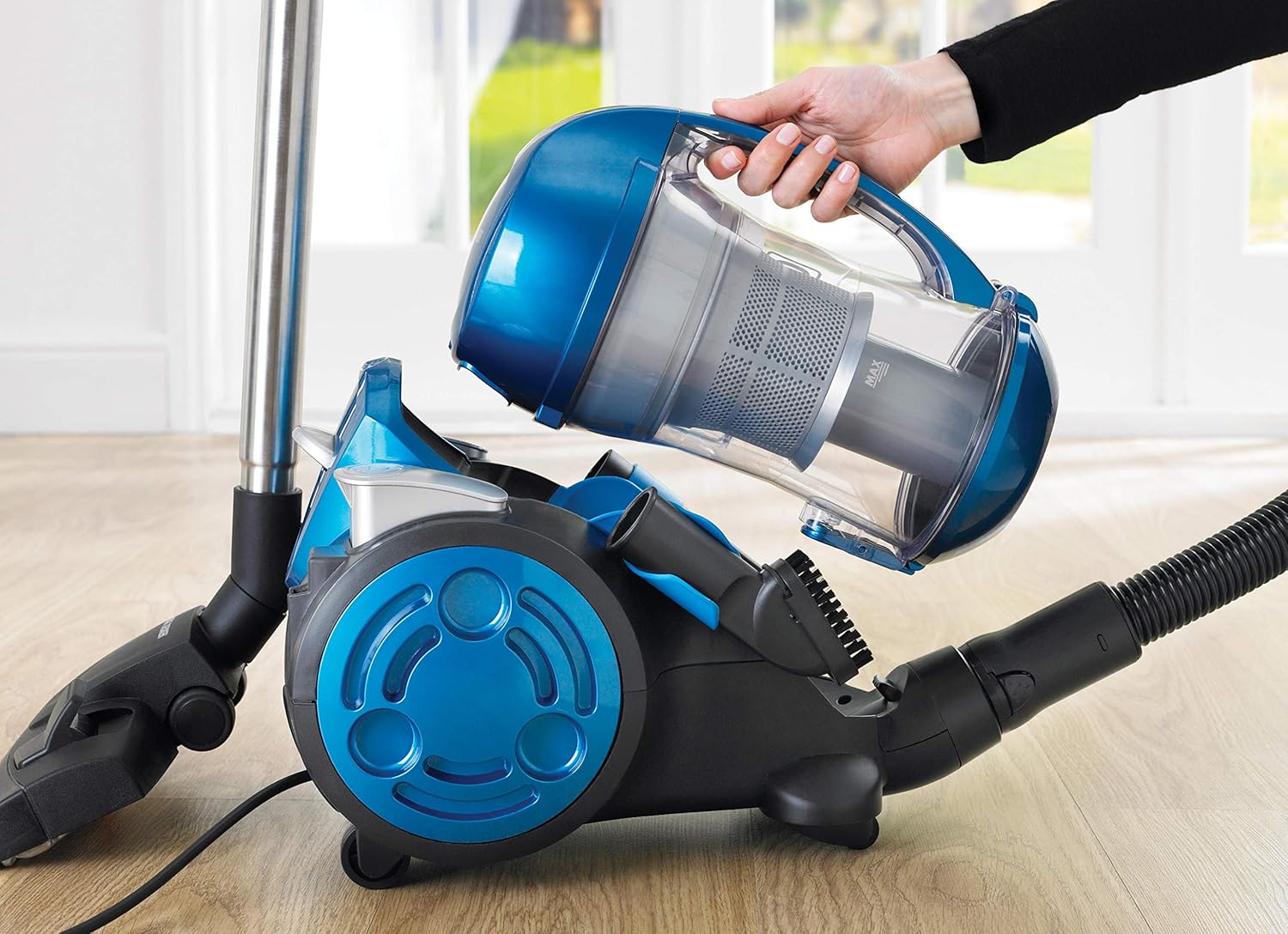 Black and Decker 220 volt Canister vacuum 2000 watts Hi Power hepa12 VM2825 220v 240 volts 50 hz - 220v volt electronics