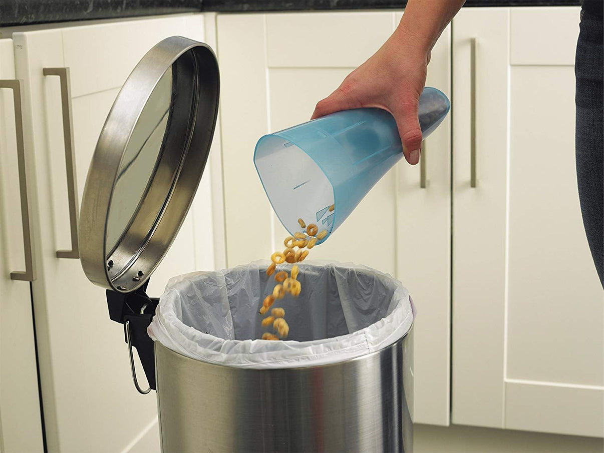 Black and Decker NW4820 220 volt wet / dry dust buster vacuum cleaner 220v 240 volts 50 hz - 220 - Electronics