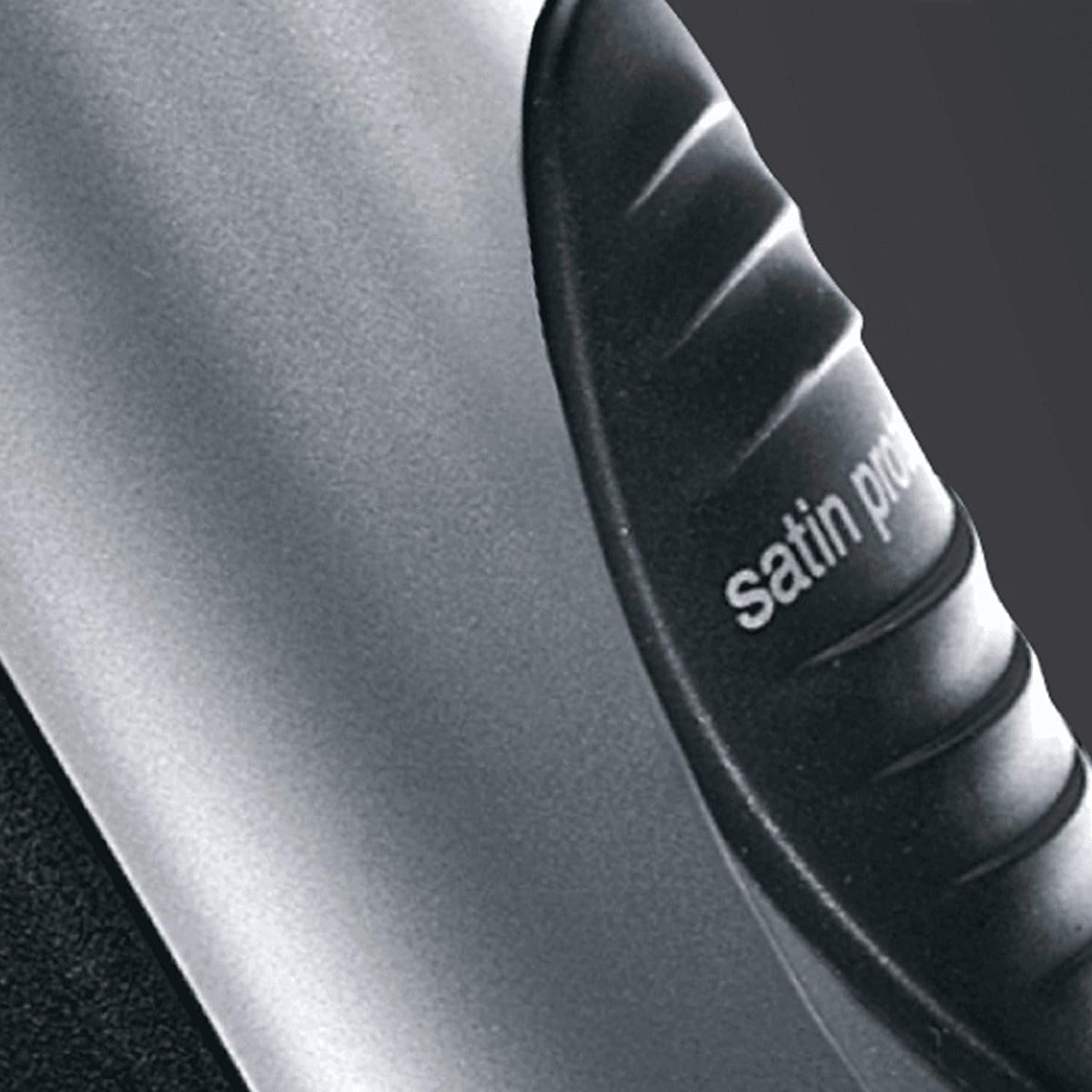 Braun HD710 Satin Hair 7 IONTEC Hair Dryer with Satin Protect 2200 watts 220 v 240 volts 50 hz - 220 - Electronics