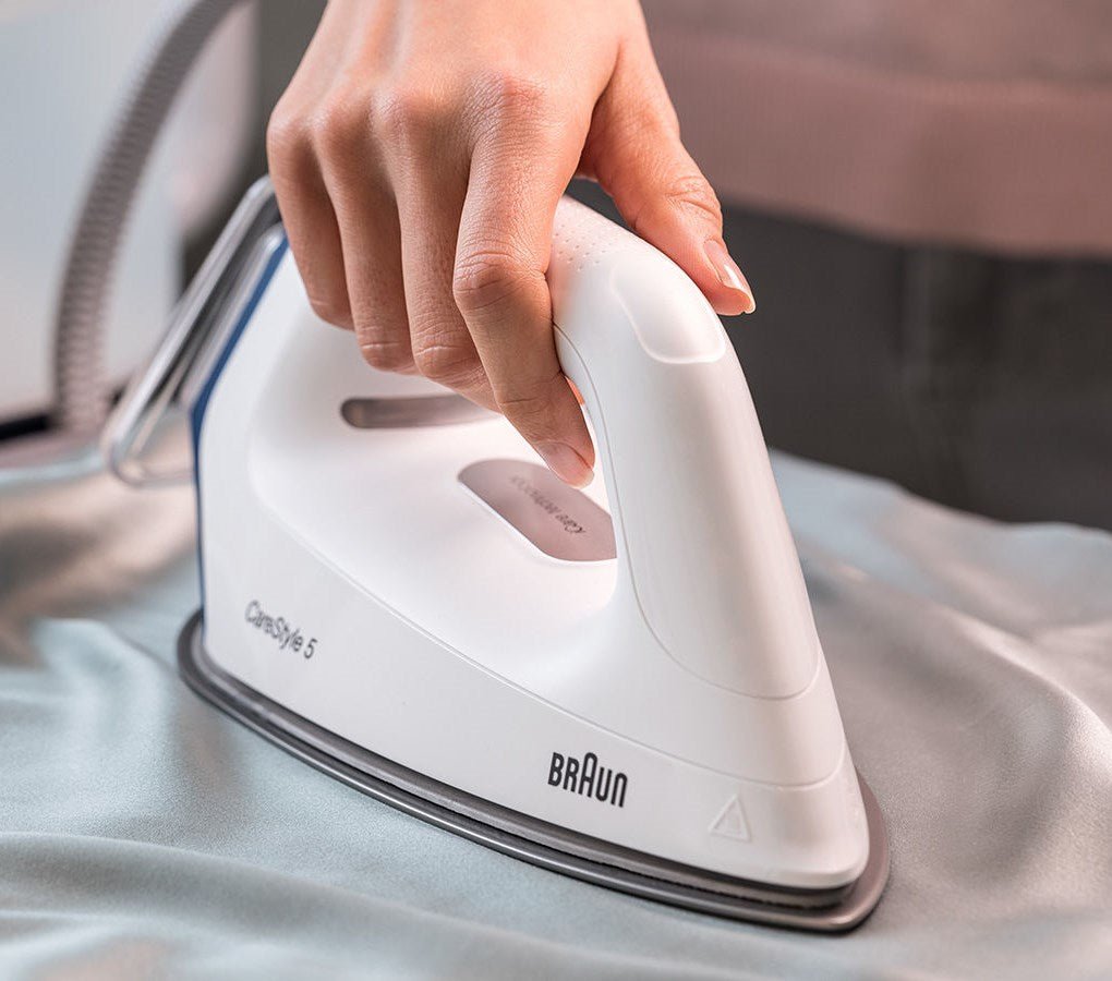 Braun IS5145WH / BK CareStyle 5 Steam Generator Station Iron White / Black 220 v 240 volt 50 hz - 220 - Electronics