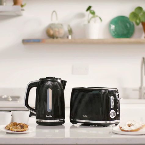 Breville 220 volts kettle black Fast Boil Black and Silver color 3kW 1.7 liters 220v 240 volt VKT221220v - 220 - Electronics