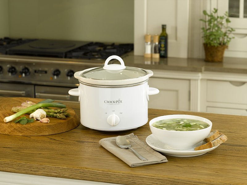 Crock Pot Slow Cooker 220 volt 240 volts, 2.4 Litre - White CP5025W / CSC046 - 220v volt electronics
