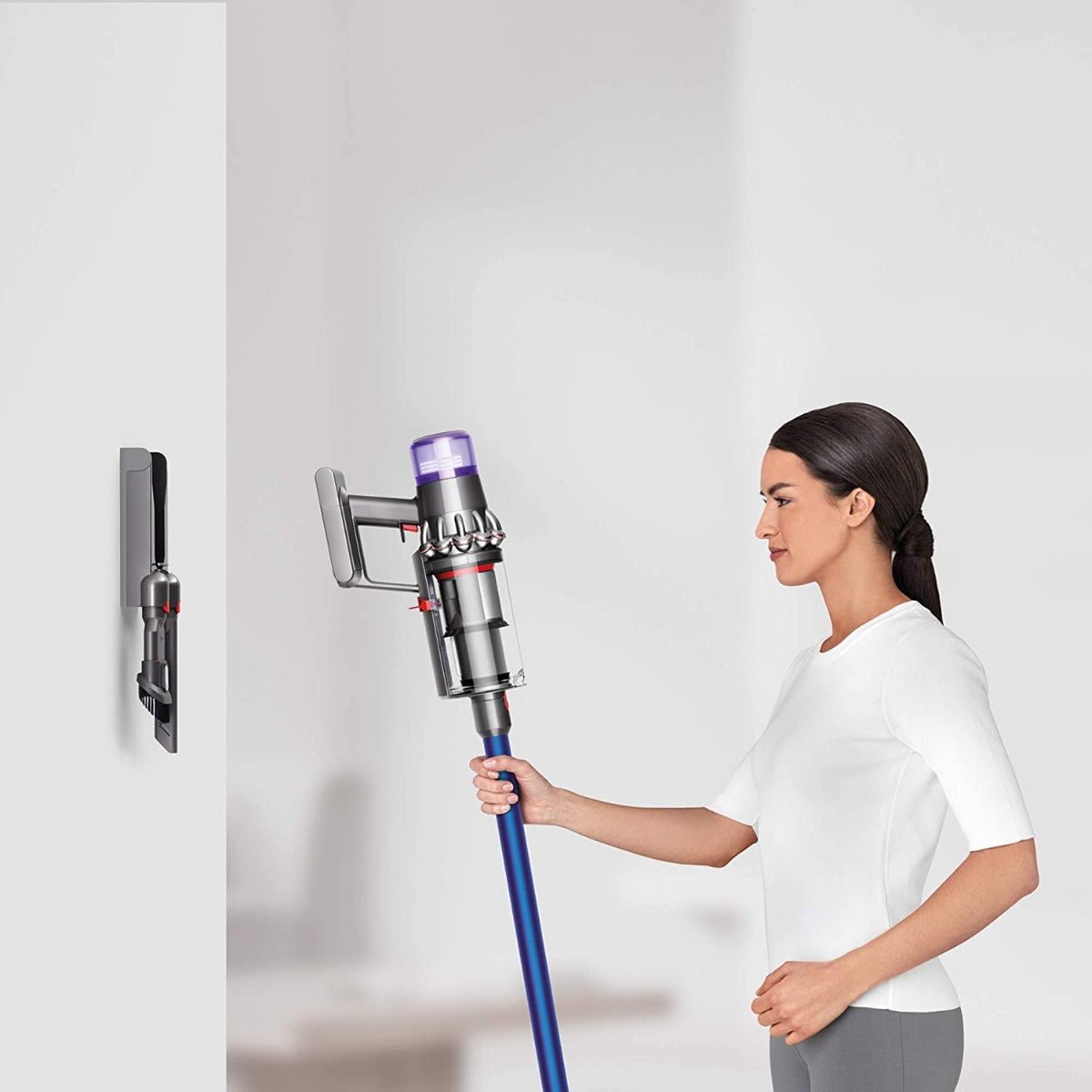 Dyson V11 220 volts Torque Drive Cordless Stick Vacuum 220v 240 volt 50 hz v11 - 220 - Electronics