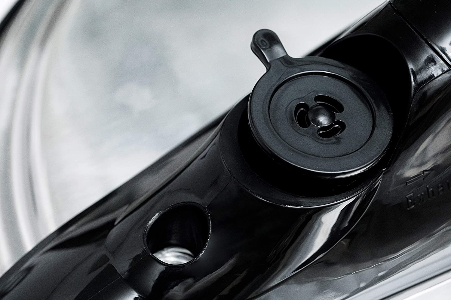 Frigidaire 220 volts pressure cooker electric FDPC - 1006 / 6001 Stainless Steel 6 Liter 220v 240 volt 50 hz - 220 - Electronics