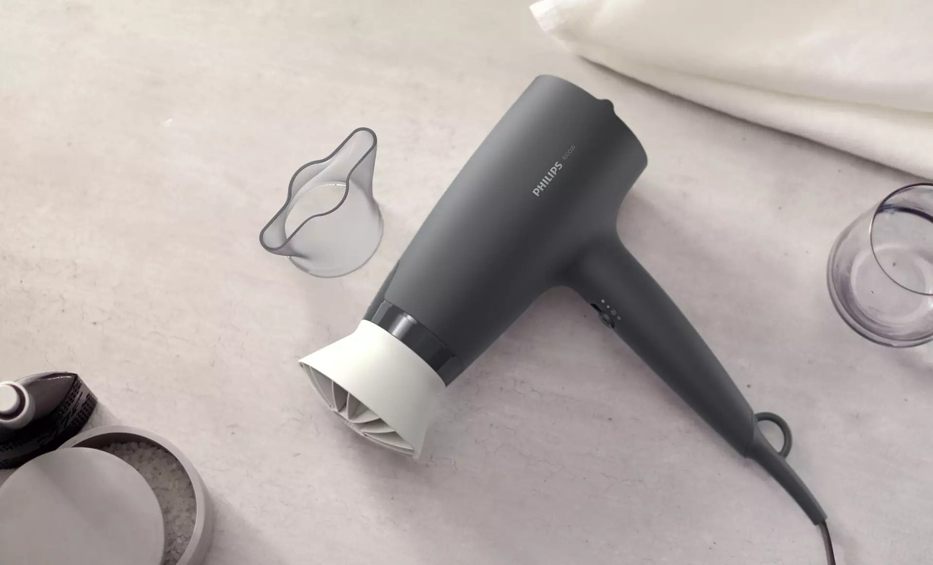 Philips BHD302/10 Thermo Protect 220 volt Hair Dryer 220v 240 volts 50 hz 1600 Watts - 220 - Electronics