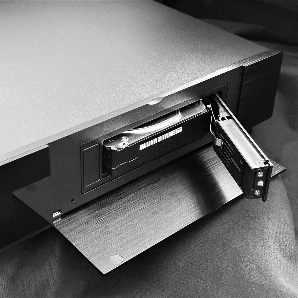 R_volution PlayerOne 8K — Network Media Player & Server - 220v volt electronics