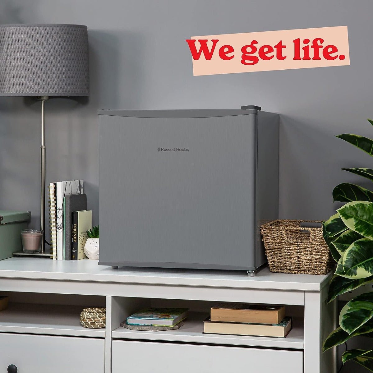 Russell Hobbs 220 volts compact size 43 Liter mini fridge 1.5 cu ft refrigerator 220v 240 volts 50 hz - 220 - Electronics