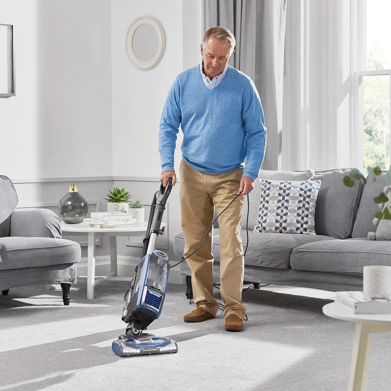 SHARK 220 Volt Vacuum NV681 UPRIGHT VACUUM CLEANER POWERED LIFT-AWAY,