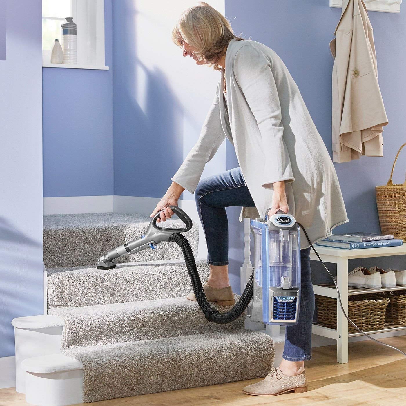 SHARK 220 Volt Vacuum NV681 UPRIGHT VACUUM CLEANER POWERED LIFT - AWAY, POWERFUL 220v 240 volts - 220 - Electronics