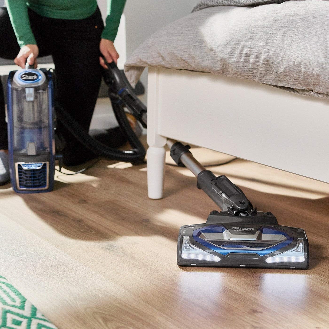 SHARK 220 Volt Vacuum NV681 UPRIGHT VACUUM CLEANER POWERED LIFT - AWAY, POWERFUL 220v 240 volts - 220 - Electronics