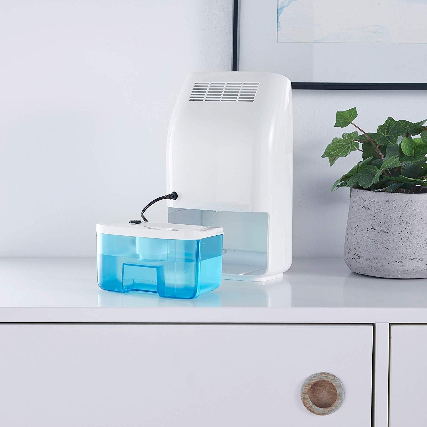 VonHaus 220 Volt mini Dehumidifier 220v 240 volts 2500147 - 220 - Electronics