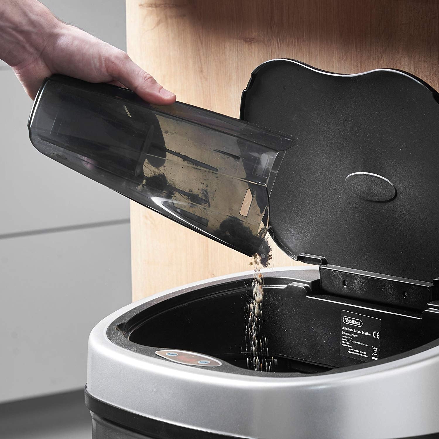 Vonhaus 220 volt Wet and Dry Hand Vacuum Dustbuster 07885 220v 240 volts 50 hz - 220 - Electronics