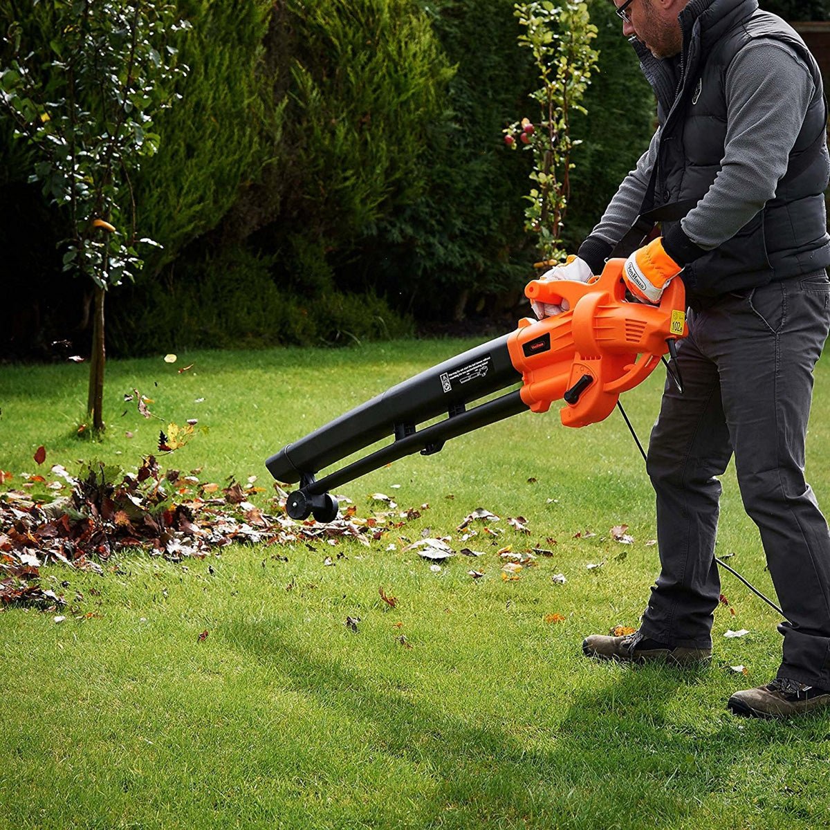 Vonhaus 2600W 3 - in - 1 Leaf Blower, Vacuum, & Mulcher for 220/240 Volts - 220 - Electronics