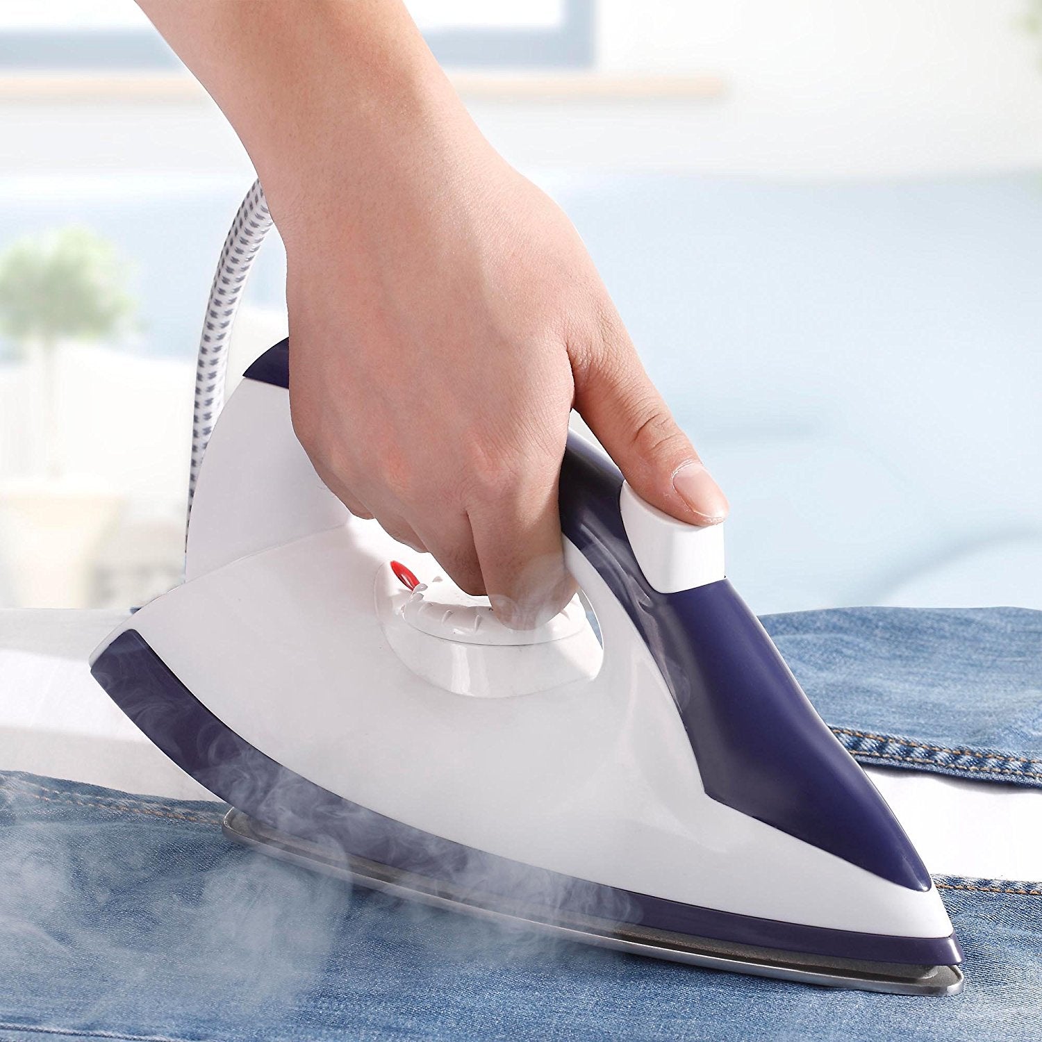 VonHaus UK 220 volts Professional Steam Iron Station 220 240 volt 50 hz 13092 - 220 - Electronics