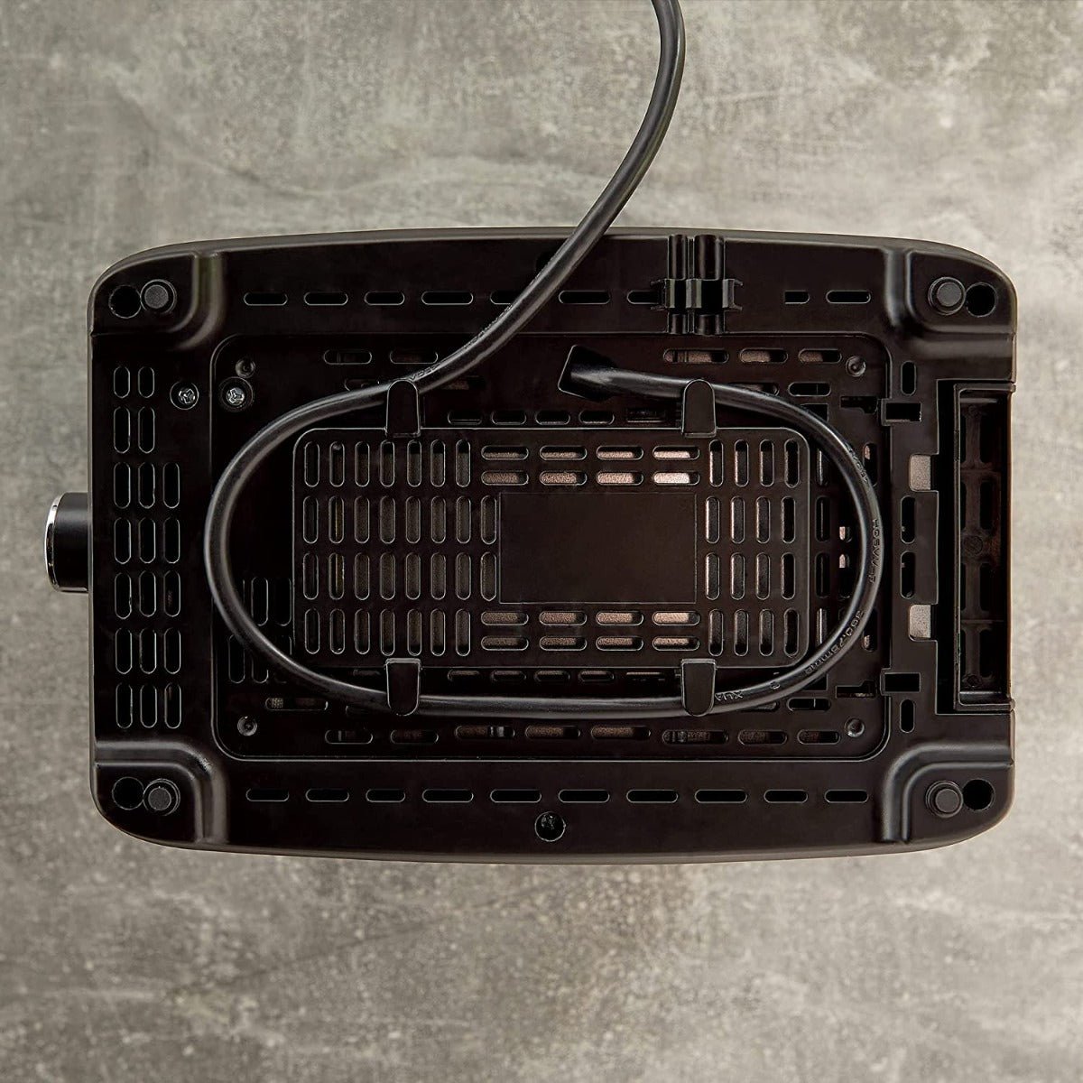Vonshef 220 volts toaster 2 slice Wide Slot, 7 Browning Controls, Reheat & Defrost, Anti - Jam Function, Crumb Tray and Cord Storage - Black & Silver 220v 240 volts - 220 - Electronics