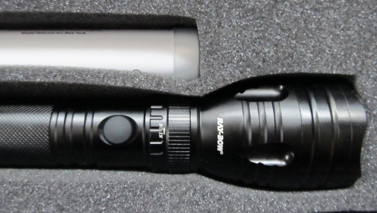 World Wide Ray-Bow 3 Cell Rechargeable Flashlight 110~220 Volt World Wide Ray-Bow 3 Cell Rechargeable Flashlight 110~220 Volt